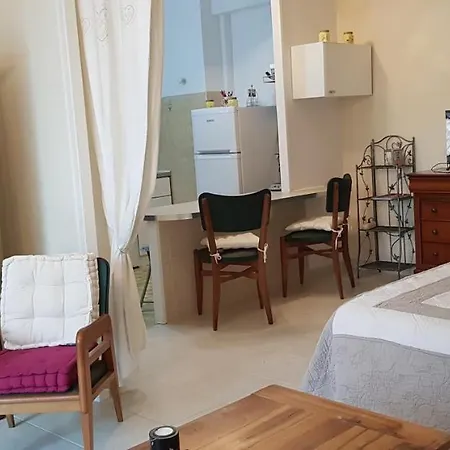 Studio Rue Sylvia Montfort